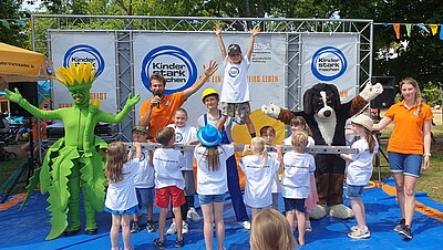 Werbebild für die Initiative "Kinder stark machen"