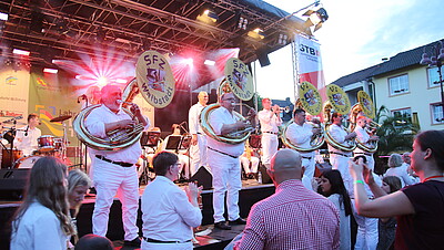 Turnermusiker auf der Bühne